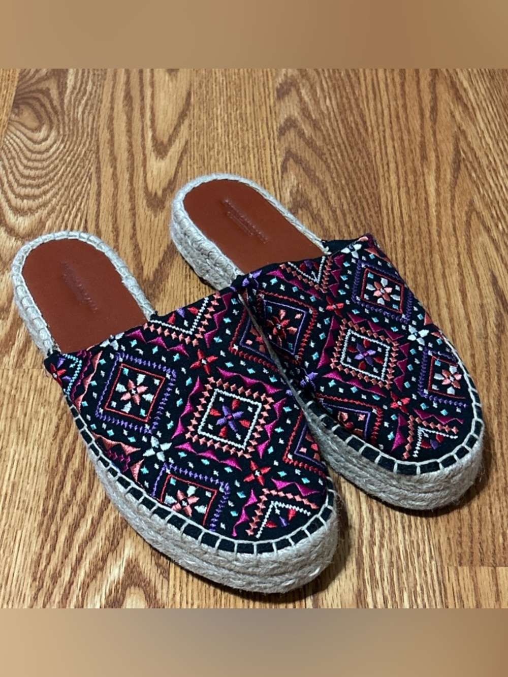 American Eagle Outfitters Embroidered Aztec Mule Platform Espadrille Shoe Size 8 - Picture 1 of 9